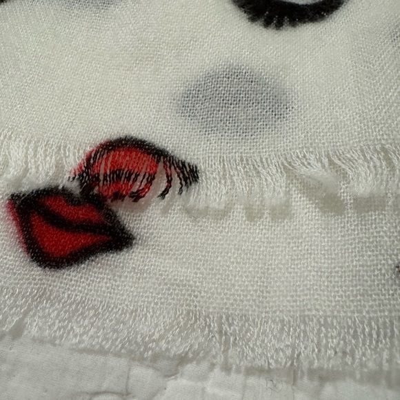 Betsey Johnson Lips and Lashes Scarf Wrap 28” X 80” - Picture 8 of 8
